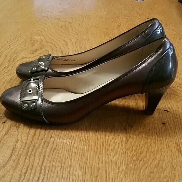 Shoes - Picture 2 of 4